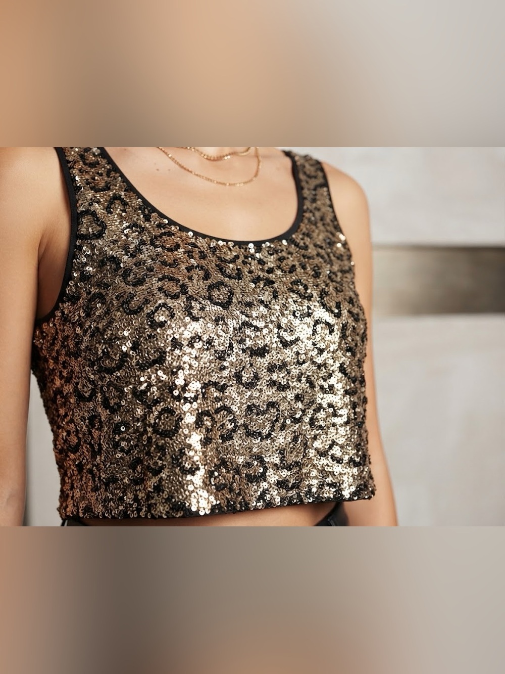 ✨ NWT Zara Trafaluc Gold & Black Sequin Leopard Print Crop Top ✨ Size XS